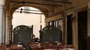 Sebuah restoran yang ditutup di Mantova, Lombardia, Italia pada 8 Maret 2020. Italia memberlakukan isolasi untuk wilayah Lombardia utara dan 14 provinsi di sekitarnya dalam upaya mengendalikan penyebaran virus corona, kata Perdana Menteri Giuseppe Conte pada Minggu (8/3). (Xinhua/Elisa Lingria)