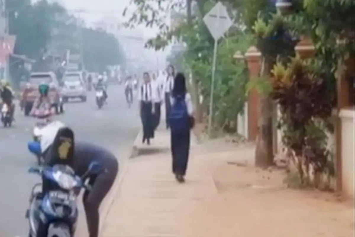 Kabut Asap Pekat, Siswa di Berau Tetap Bersekolah