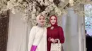 Lulu Zakaria terlihat anggun di pernikahan temannya tersebut. [Instagram.com/eddiesadellia]