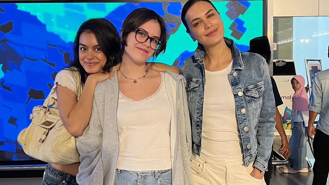 Sophia Latjuba antar Manuella kuliah di Jerman (Instagram/sophia_latjuba88)