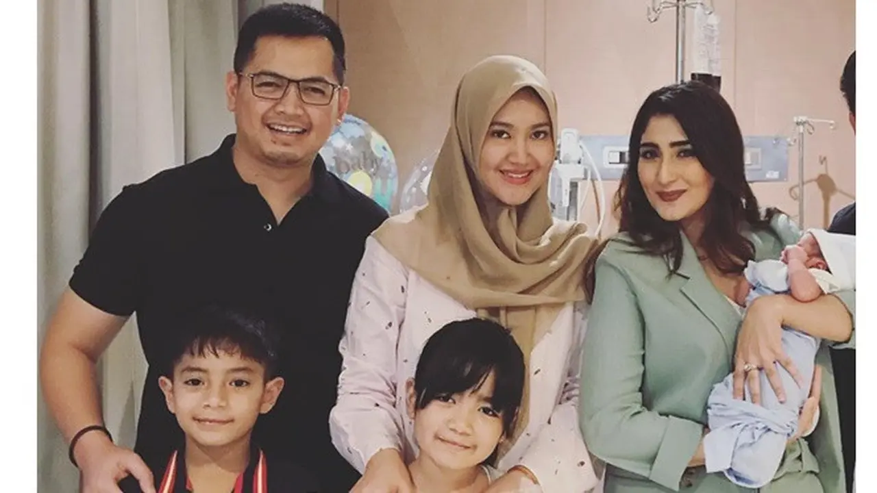 7 Potret Terbaru Tania Nadira, Mantan Istri Tommy Kurniawan yang Ternyata Sepupu Tasya Farasya