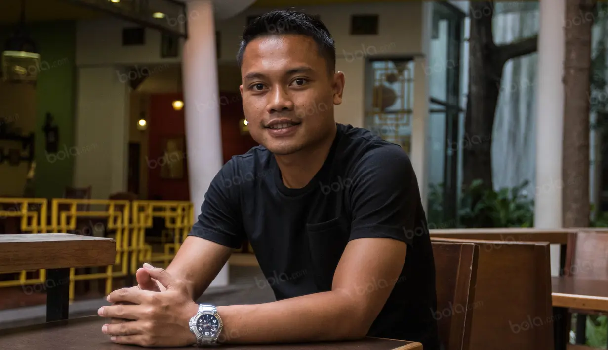 Bagi Dedi Kusnandar kembali ke Persib Bandung merupakan mimpinya yang terwujud setelah sebelumnya sempat hijrah ke Liga Malaysia. (Bola.com/Vitalis Yogi Trisna)