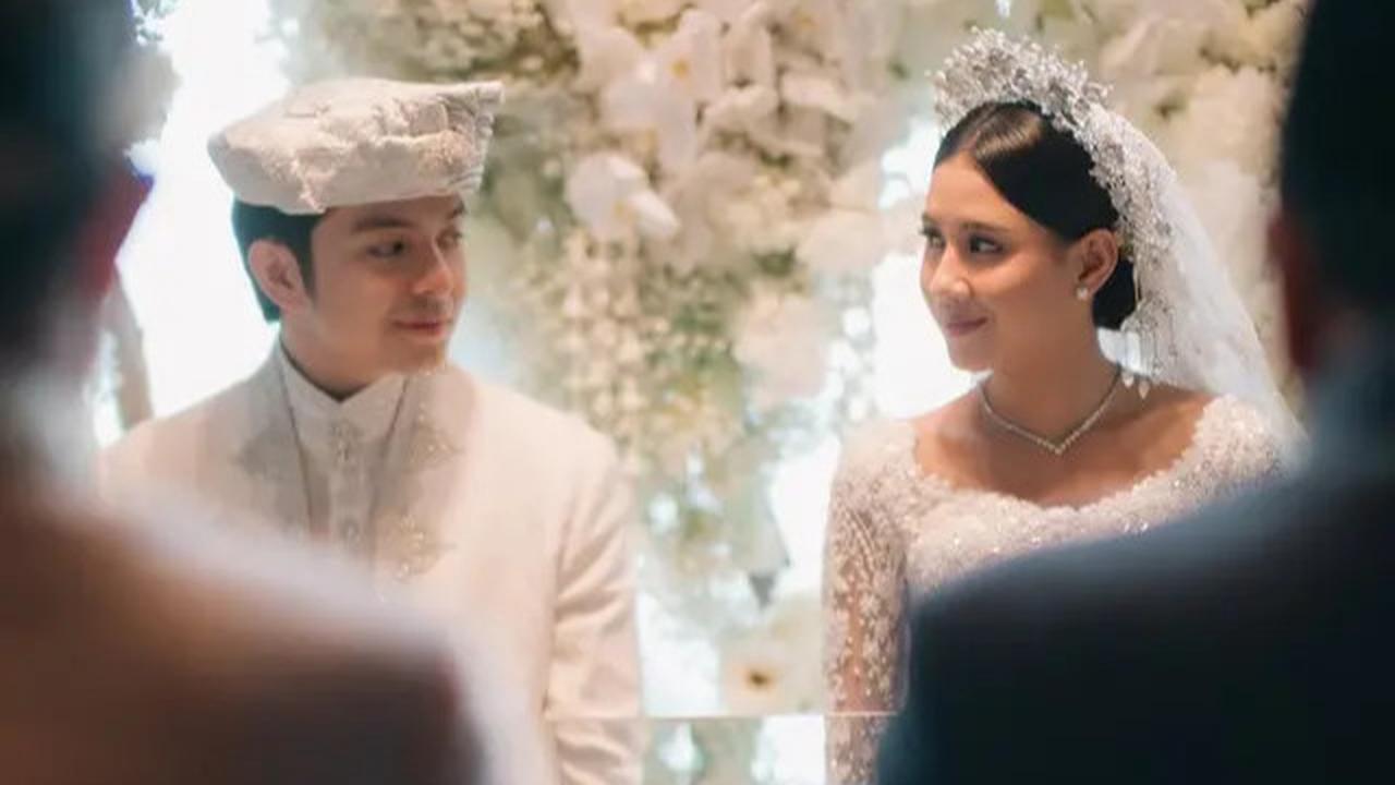 Rancang Gaun Shenina Cinnamon, Hian Tjen Ungkap Tren Busana Pengantin 2025 Lebih Effortless