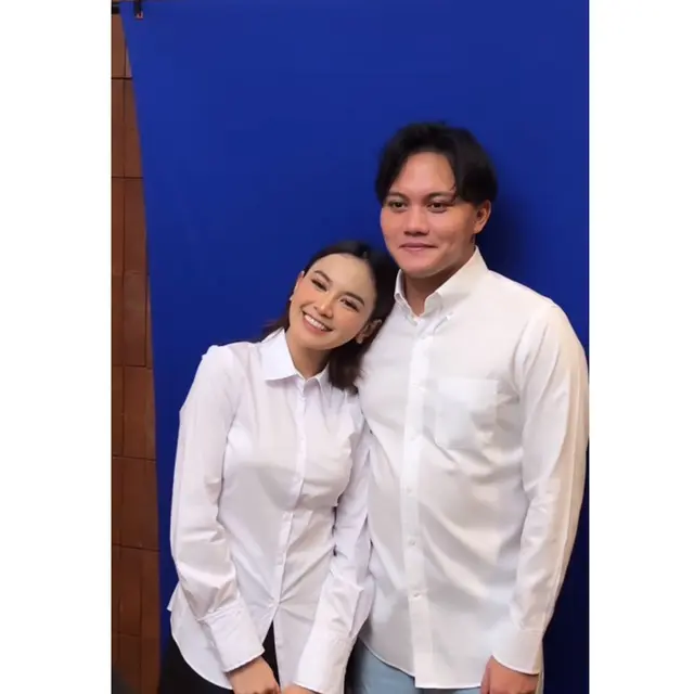 6 Momen Rizky Febian dan Mahalini Foto Latar Biru, Menikah 5 Mei Mendatang