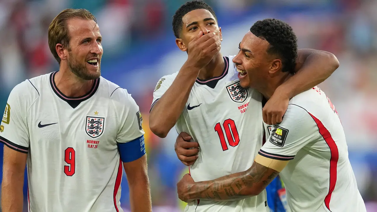 Pemain Inggris Harry Kane, kiri, Jude Bellingham, tengah, dan Morgan Rogers