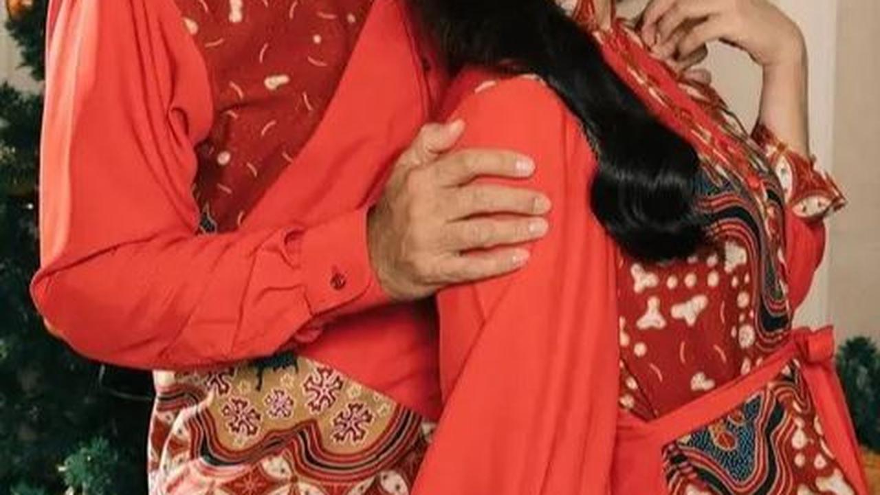 Ahok dan Puput juga menjalani sesi foto berdua yang manis dan penuh kemesraan.