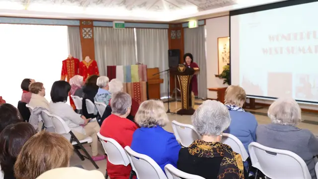 Sebelumnya, DWP KBRI Canberra telah berulangkali menggelar promosi budaya Nusantara, seperti dengan menampilkan potensi Sulawesi Selatan, Papua, DKI Jakarta, Sumatera Utara (KBRI Canberra)