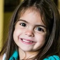 Dokter membuat replika jantung Mia, gadis kecil berumur empat tahun yang mengalami kelainan pada 'aorta'-nya. 