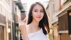 Gaya Fashion Clairine Clay yang Casual dan Elegan