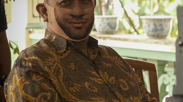 Indro Warkop dalam film Keluarga Slamet. (Foto: Dok. Falcon Pictures)