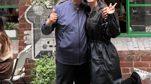 Potret romantis Raline Shah dan Ayahnya saat liburan bersama. [@ralineshah]