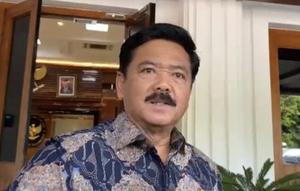 Menko Polhukam Hadi Tjahjanto&nbsp;di Kantor Kemenko Polhukam, Jakarta, Senin (27/5/2024) (Liputan6.com/Muhammad Radityo Priyasmoro)