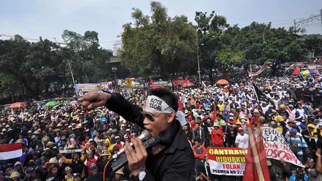 Ribuan Nelayan Kepung Kantor Menteri Susi Pudjiastuti