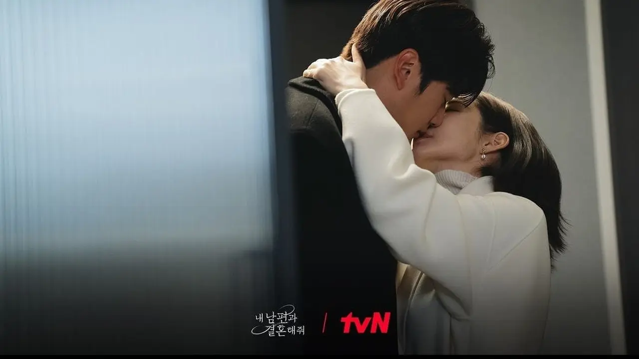 Park Min Young dan Na In Woo Cium Bibir di 'Marry My Husband', Rating Episode 10 Meroket (instagram.com/tvn_drama)