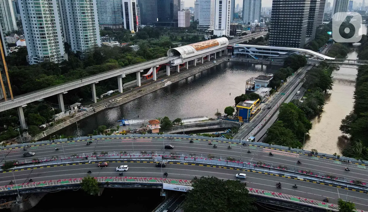 Kementerian Lingkungan Hidup dan Kehutanan (KLHK) menyatakan dari total luas Daerah Aliran Sungai (DAS) Ciliwung 42.607 hektare, 90 persen atau seluas 38.462 hektare di antaranya beralih fungsi. (Liputan6.com/Herman Zakharia)