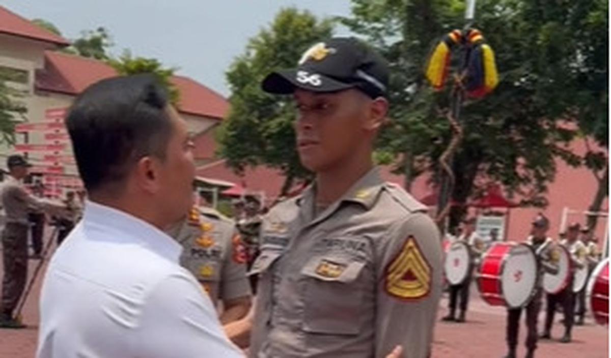 "Kamu tahu ini siapa?," tambah Fadil.<br>