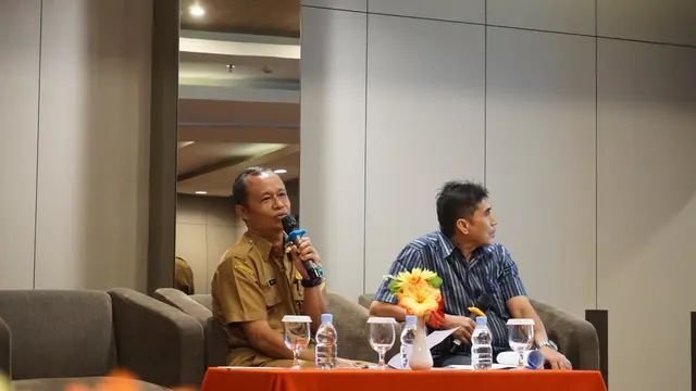 Kepala Dinas Kesehatan Provinsi Papua Barat, Otto Parorrongan menjelaskan tentang kondisi kesehatan di daerah yang dipimpinnya. (Foto: Liputan6.com/Benedikta Desideria)