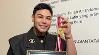 Ivan Gunawan Raih Rekor MURI Lewat Nusanova 2.0 Sekar Jagat, Angkat Corak Batik Madura