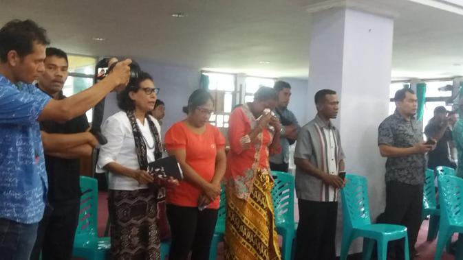 Acara mengenang satu tahun kematian Adelina yang diselenggarakan oleh Sinode GMIT dan LSM Tenaganita, di Kupang, Nusa Tenggara Timur (NTT) pada 12 Februari 2019 (Ola Keda / Liputan6.com)