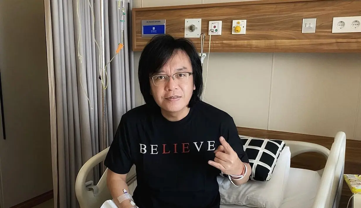 Seperti diketahui, setelah dinyatakan idap kanker limfoma,  Ari Lasso sempat menjalani operasi pengangkatan tumor. Setelah itu, Ari menjalani kemoterapi sebanyak enam kali,  hingga akhirnya bersih dari sel kanker limfoma. Sang istri yang selalu mendampinginya hingga akhirnya dinyatakan sehat.