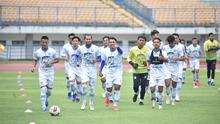 Latihan Persib Bandung di Stadion Gelora Bandung Lautan Api (GBLA). (Bola.com/Erwin Snaz)
