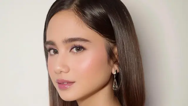 Tissa Biani Tampil Romantis dengan Makeup Rona Pink Saat Rayakan Hari Perempuan Internasional