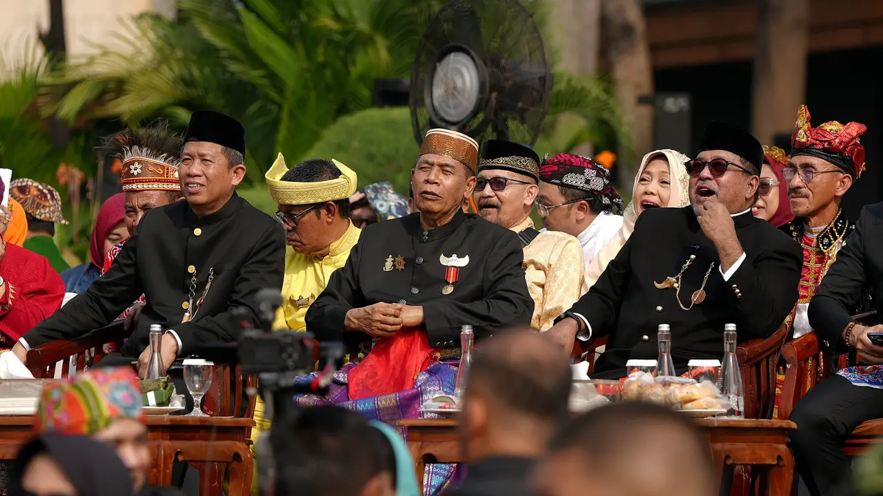 100 Raja dan Sultan Pawai di Bundaran HI, Rano Karno: Ini Ruang Tampilkan Kekayaan Budaya