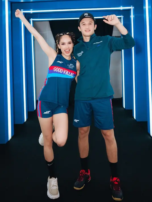 <p>Pasangan keturunan bule ini makin mesra dan tampil kompak di berbagai kesempatan [@claurakiehl]</p>