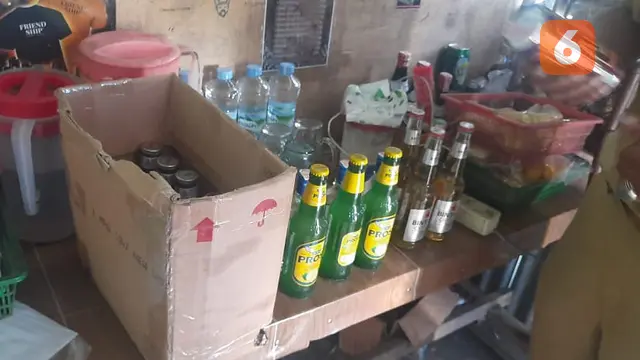 Jelang Tahun Baru Satpol PP Sukoharjo Amankan puluhan Botol Miras Oplosan