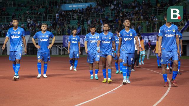 Foto: Wajah Lesu Pemain PSIM Yogyakarta Usai Babak Belur Dihajar FC Bekasi City di Liga 2