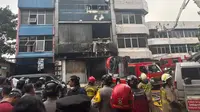 Kebakaran Gedung PT Terra Drone di Cempaka Baru, Cempaka Putih, Jakarta Putih. (Liputan6.com/Ady Anugrahadi)
