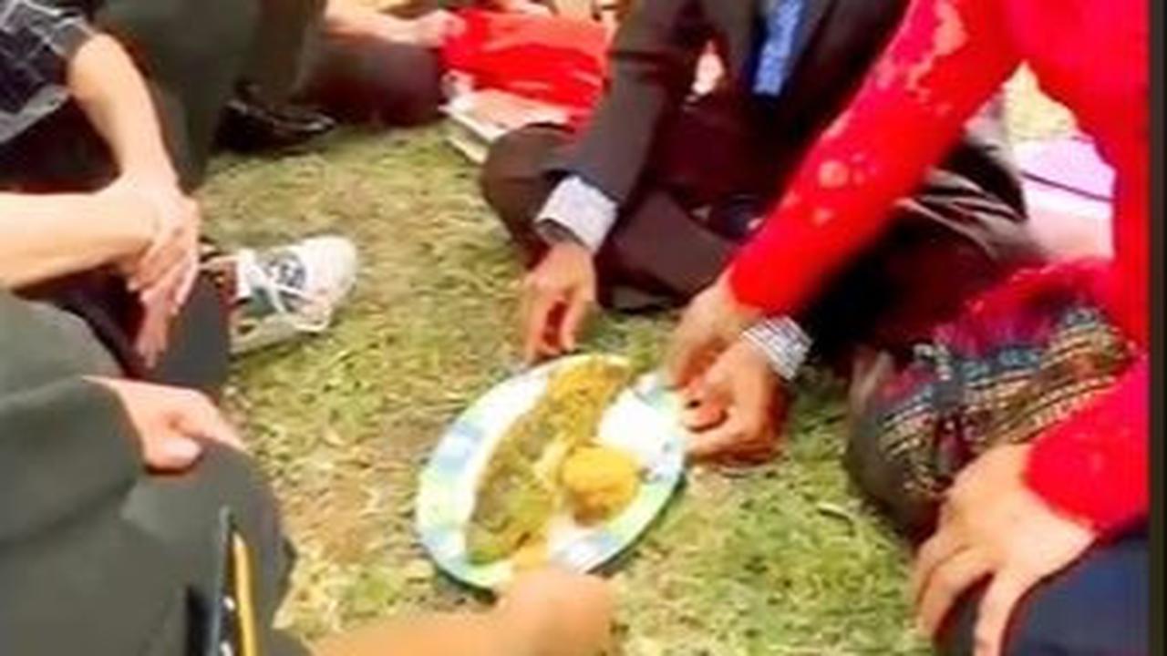 Hidangan ikan yang dimasak sampai kering ini kerap hadir dalam setiap pesta adat, dan memiliki pesan kehidupan dalam masyarakat Batak.