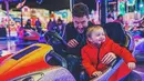 <p>Ini dia aktivitas seru Calum Scott saat senggang bersama sang keponakan. (Foto: instagram.com/@calumscott)</p>