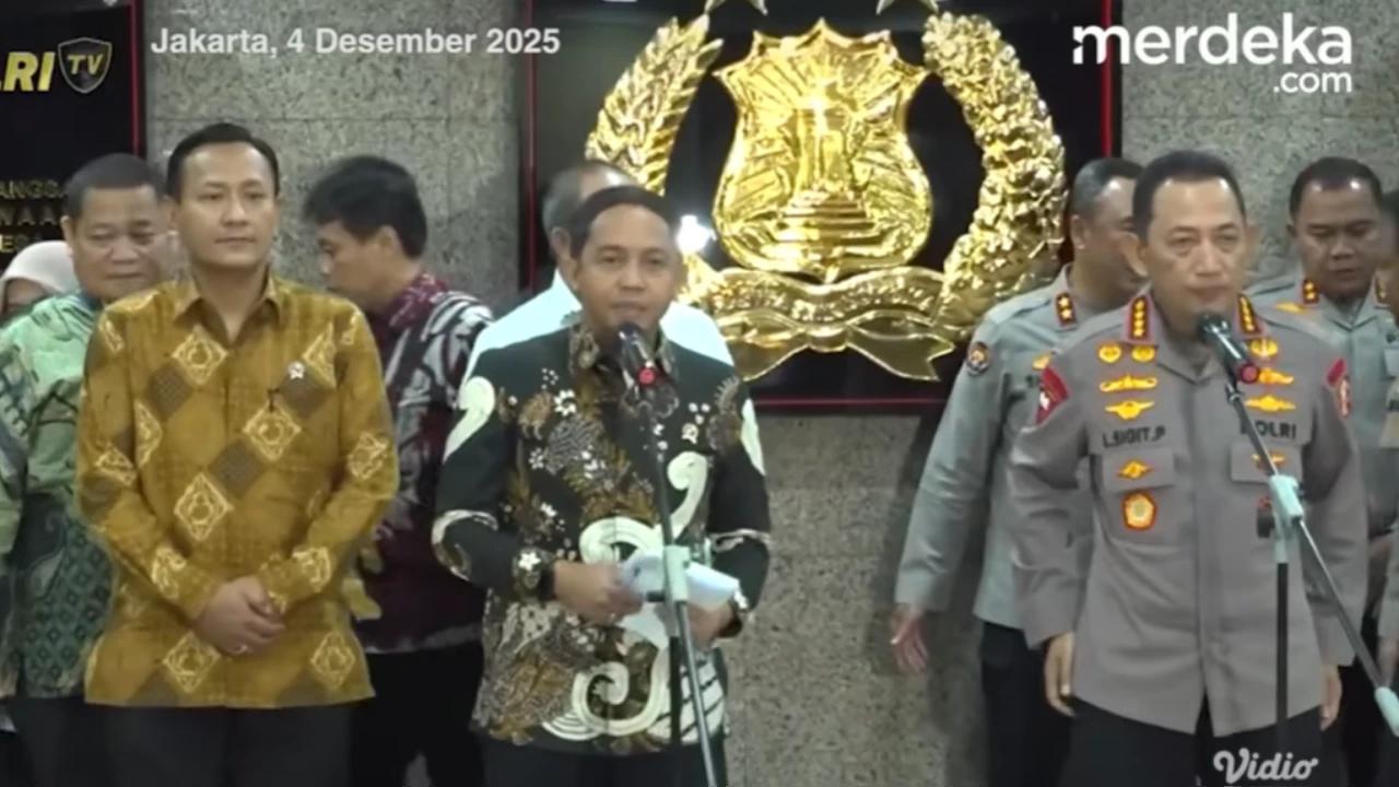 VIDEO: Menhut Raja Juli Minta Bantuan Kapolri Usut Kayu Gelondongan saat Banjir di Sumatera