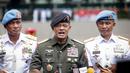 Panglima TNI Jenderal Gatot Nurmantyo memberikan keterangan usai sertijab Komandan Pasukan Pengamanan Presiden (Danpaspampres) di Jakarta, Selasa (14/3). Brigjen TNI (Mar) Suhartono resmi menggantikan Mayjen Bambang Suswantono (Liputan6.com/Faizal Fanani)