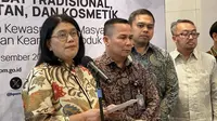 Pelaksana Tugas (Plt) Kepala BPOM RI Dr Dra L. Rizka Andalucia saat sesi&nbsp;Public Warning Obat Tradisional, Suplemen Kesehatan, dan Kosmetik di Kantor BPOM RI Jakarta pada Jumat, 8 Desember 2023.&nbsp; (Dok Liputan6.com/Fitri Haryanti Harsono)