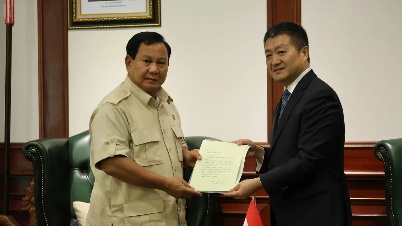 Duta Besar China untuk Indonesia, Lu Kang (kanan), saat menemui Prabowo, Kamis (21/3) di Kementerian Pertahanan (Istimewa)