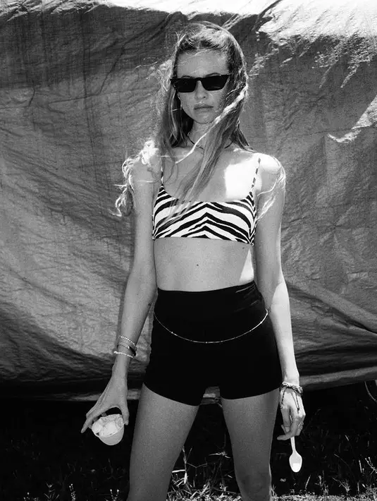 Tampil kasual mengenakan croptop zebra print dan short pants.https://www.instagram.com/p/CRsFuCdnsPT