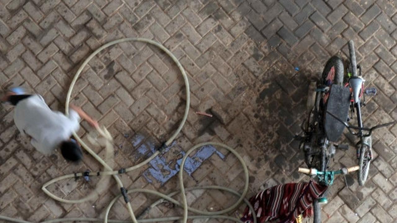 Warga Rusun Muara Baru krisis air bersih