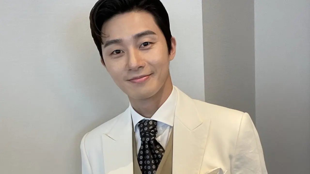 Kumpulan Senyum Park Seo Joon