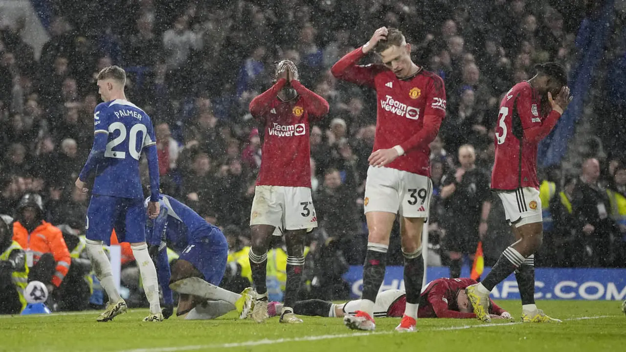 Foto: Mimpi Buruk Itu Bernama Cole Palmer, Chelsea Buat MU Merana di Liga Inggris