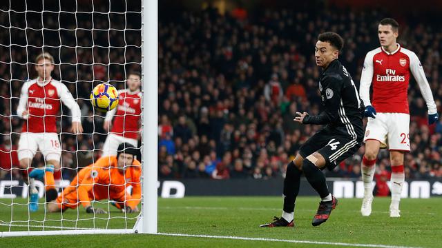 Manchester United Pecundangi Arsenal 3-1