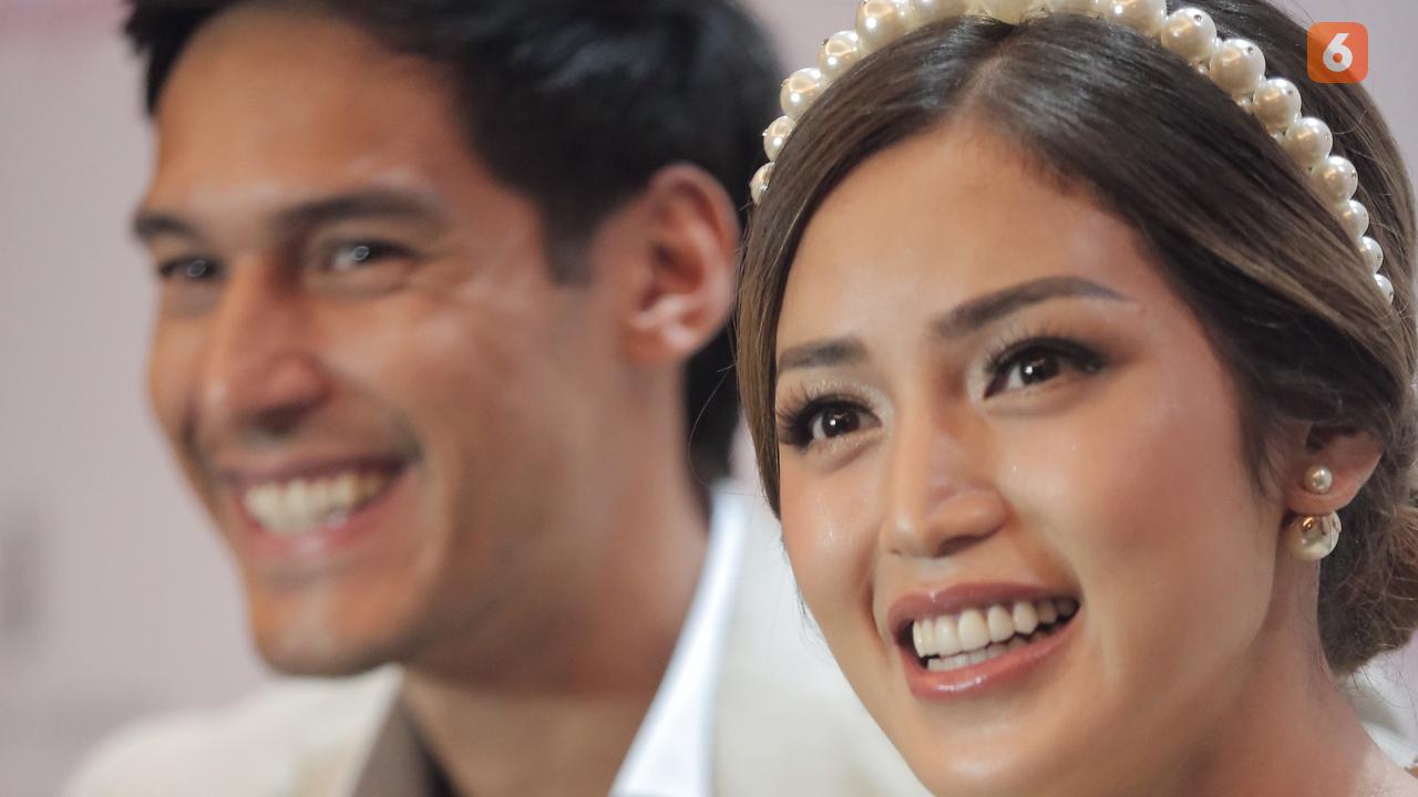 5 Artis yang Tunda Pesta Pernikahan Akibat Virus Corona