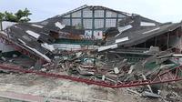 Stadion Ricardo Plaza sebagian runtuh setelah gempa di Esmeraldas, Ekuador, Jumat, 25 April 2025. (Dok AP/Jorge Demera)