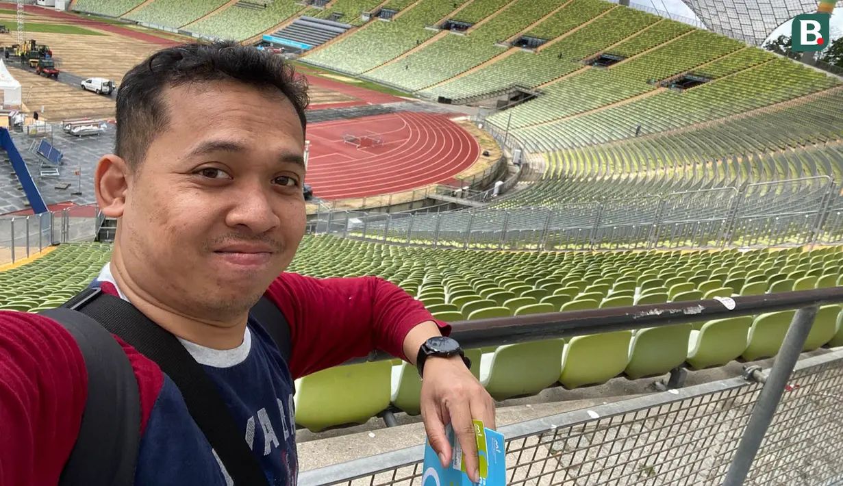 <p>Olympiastadion yang dibangun pada 1968 dengan merobohkan bangunan lama didesain untuk penyelenggaraan Olimpiade Musim Panas 1972. Saat Olimpiade 1936 berlangsung, Olympiastadion mampu menampung lebih dari 100 ribu penonton. (Bola.com/Gerendo Pradigdo)</p>