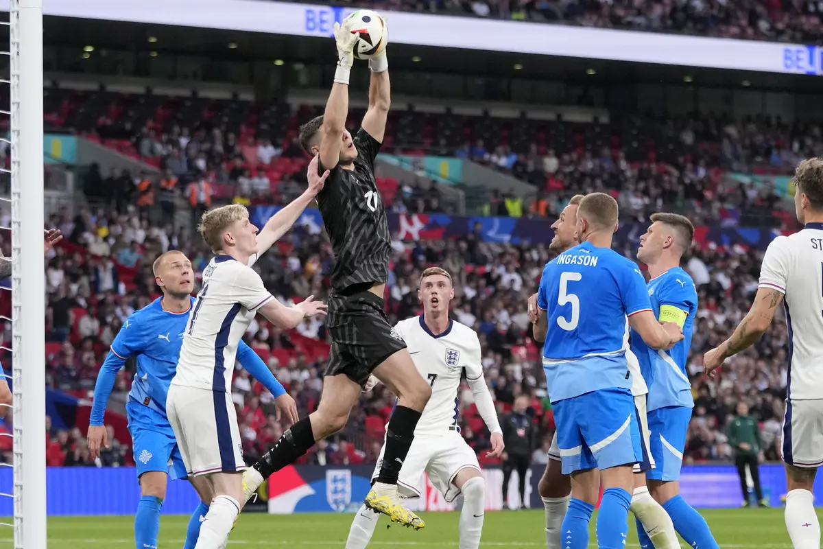 Inggris vs Islandia