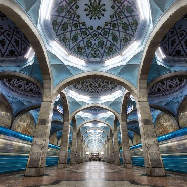 Potret 9 Stasiun Kereta Bawah Tanah di Berbagai Negara Ini Megah, Bikin Betah