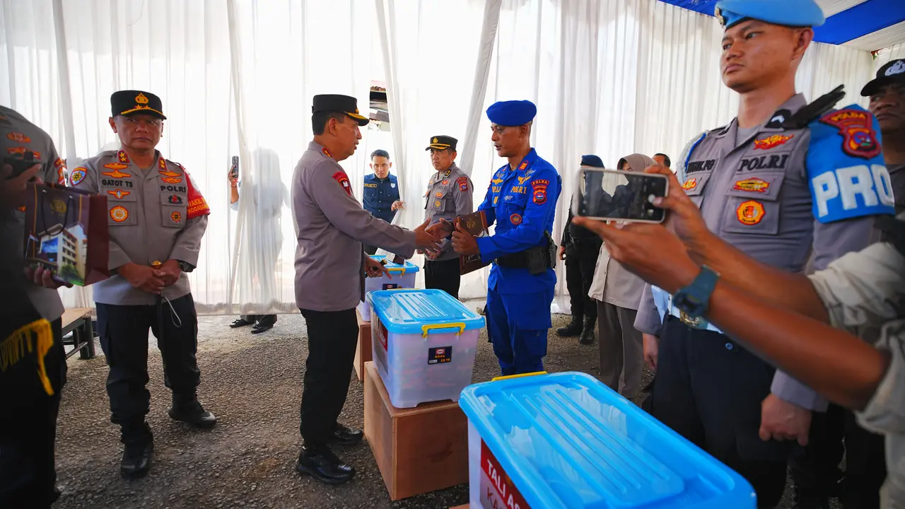 Kapolri Beri Bantuan ke Anggota