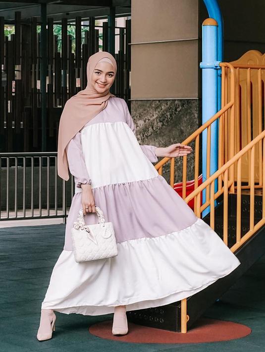 Tampil Cantik di Rumah Aja, Ini Gaya Citra Kirana yang ...