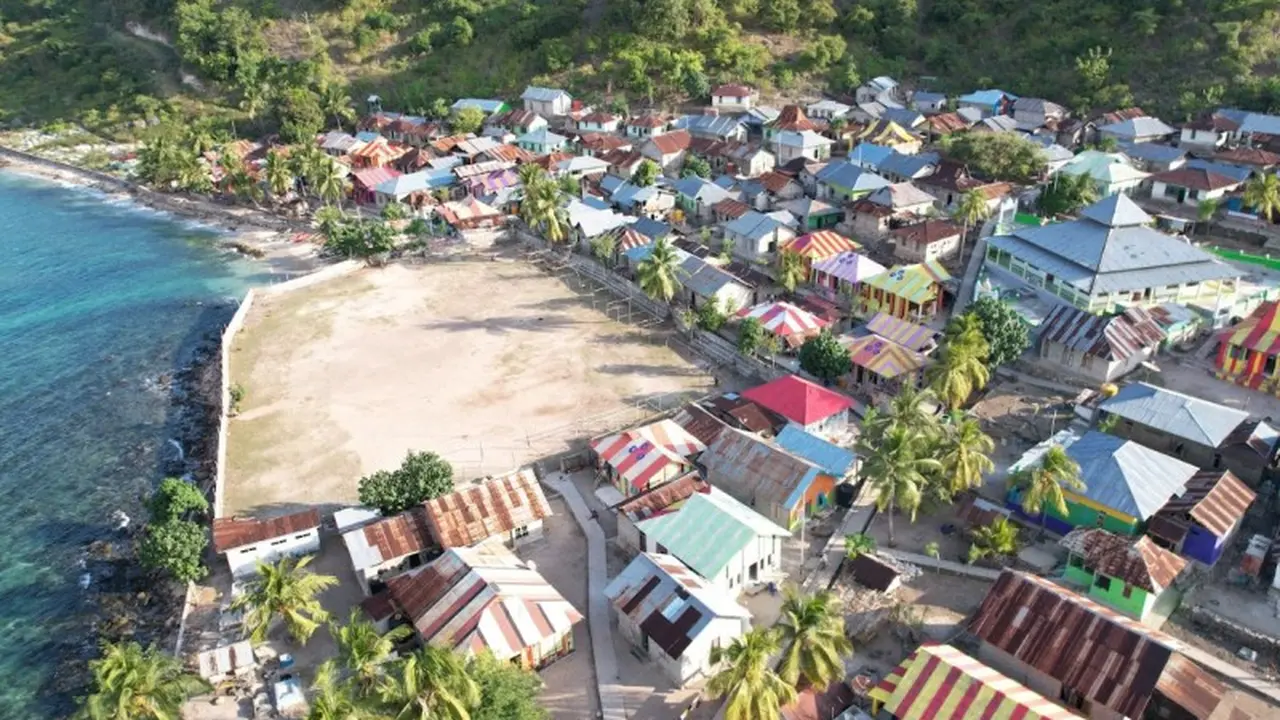 Menenun Rumah Menangkap Jiwa Rumah Alor di Umapura.  foto: istimewa